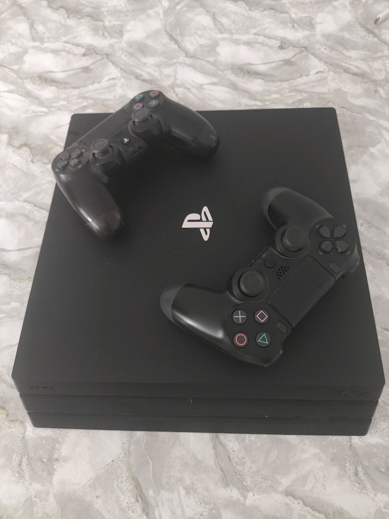 PS4 pro 2 kol - 2