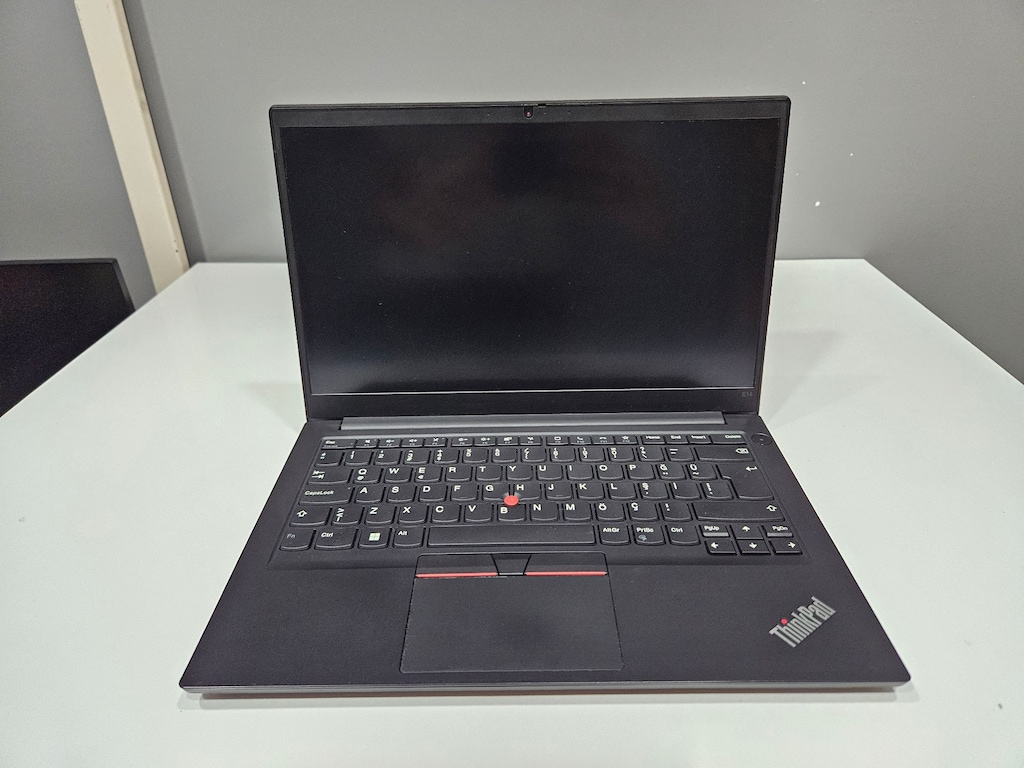 LENOVO THİNKPAD E14 - İ7 11.NESİL - 16 GB RAM- MX 450 2 GB - 2