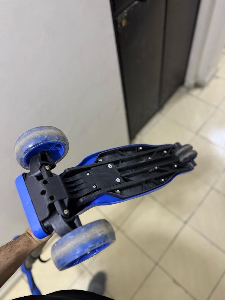 ışıklı scooter (sağlam-sorunsuz) sıfır fiyatı 2500 tl olan üründür - 2