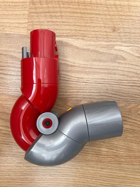 Dyson V15 mobilya altı adaptörü, hasarlı ama kullanılabilir