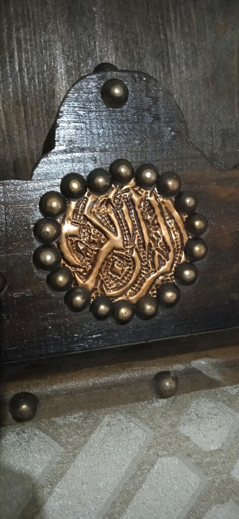 26x32 CM BAKIR RÖLYEFLİ METAL PERÇİNLİ ELYAPIMI KUR'ANI KERİM ASKILIĞI - 2