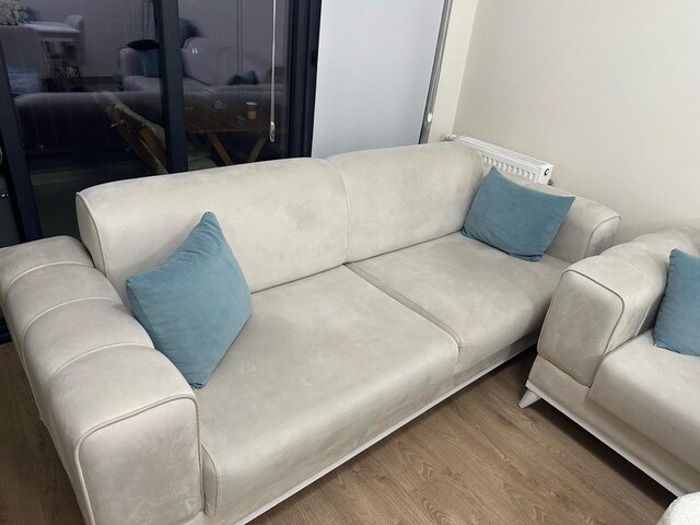 Sahibinden acil satılık oturma grubu, yemek odası ve tv ünitesi.