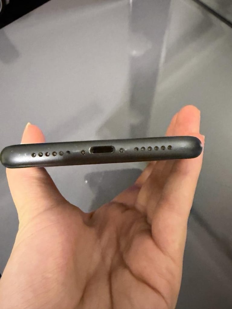 iPhone 11 - 4