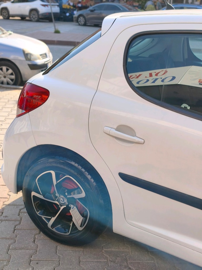 Beyaz Peugeot Araba - 5