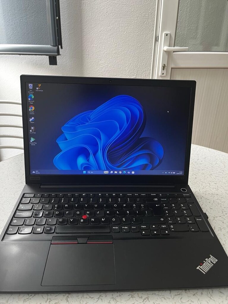 Lenovo ThinkPad E15 1. nesil 256/16 GB temiz