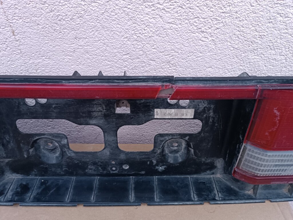 Mazda 626 sedan 2.0 arka reflektör orijinal çıkma parça 90.91 - 4