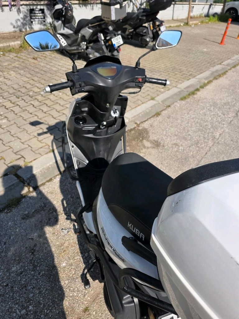 Temiz düşük km Kuba pesaro125xmax - 19