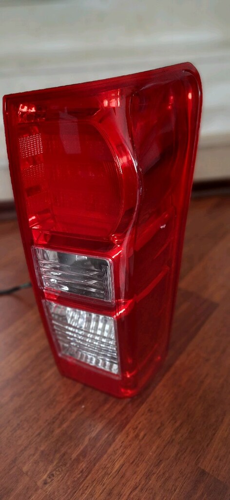isuzu dmax sağ stop - 6