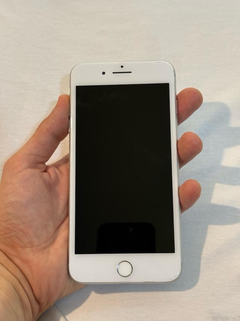 IPHONE 8 PLUS 64 GB - 3