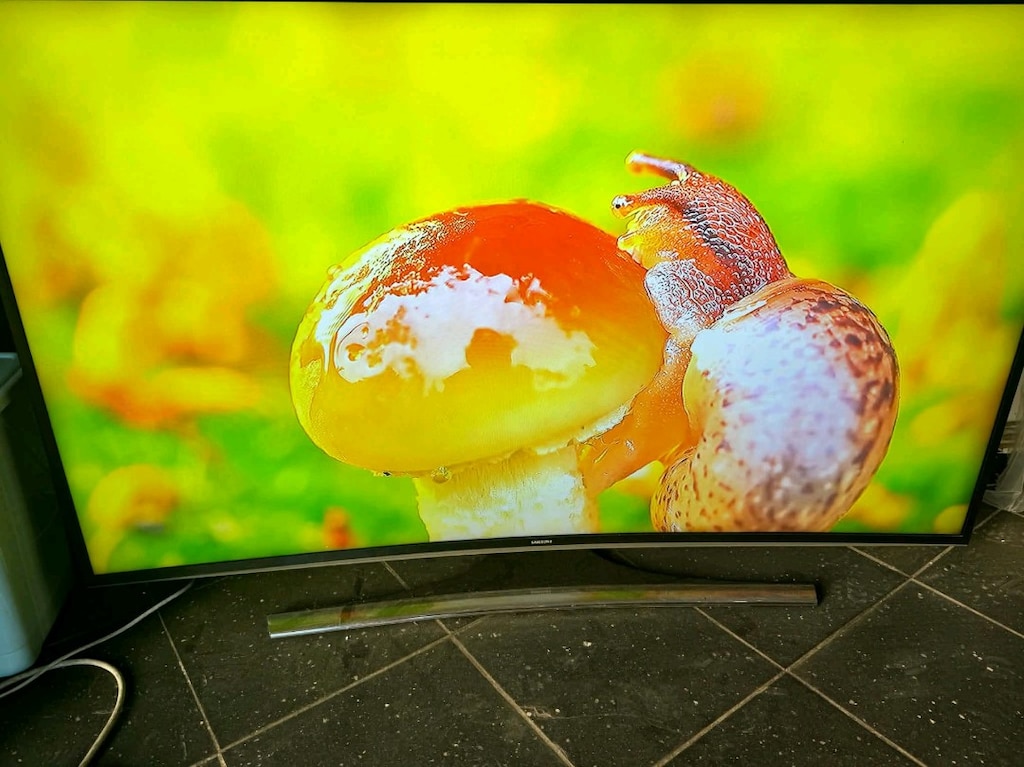140 Samsung curved 4k ultra HD temiz sorunsuz televizyon - 2