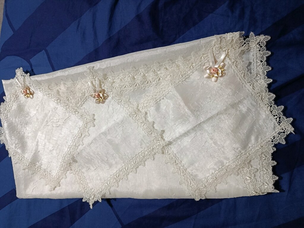 16 tane peçete ve bir masa örtüsü 1 / 27 cm 1 / 27 cm Sakarya içi - 2