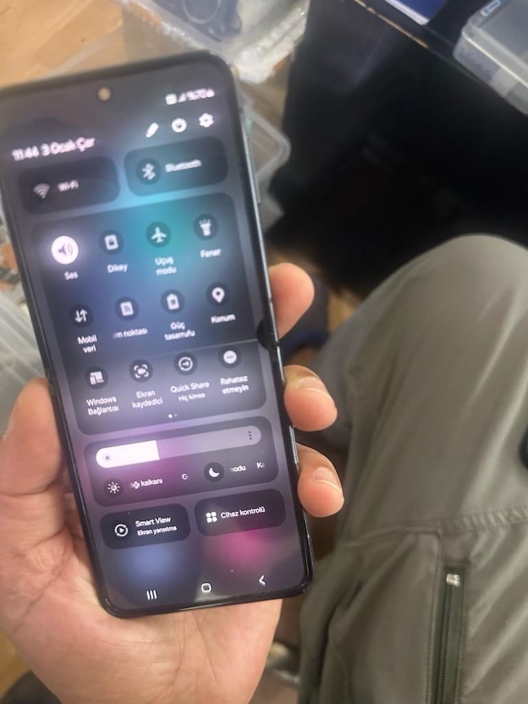 Samsung Z Flip 4 orjinal lekeli çizgili ekran - 2