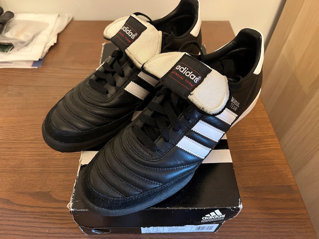 Adidas Mundial Team 42,5 Numara – Kutulu – Çok Az Kullanıldı