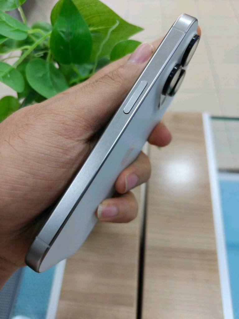 İPHONE 15 PRO TÜMÜYLE ORJİNAL - 4
