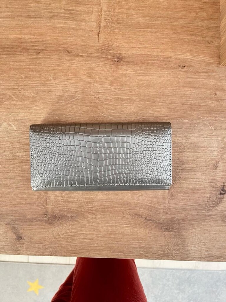 Timsah derisi desenli, gümüş rengi clutch cüzdan.Sıfır Ürün - 2