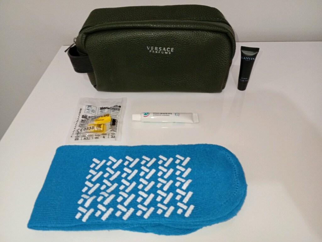 Versace Orijinal THY Business Class Yandan Tutmalı Çanta ve Ürünler - 4