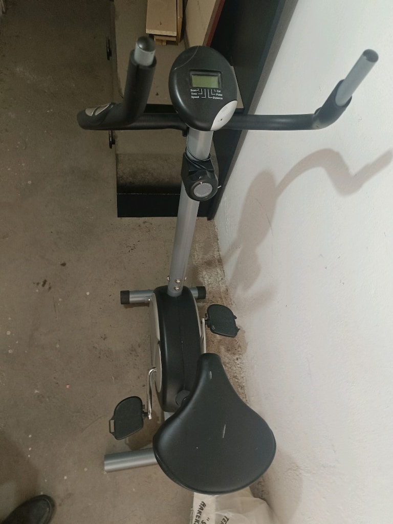 evde spor için kondisyon bisikleti - 2