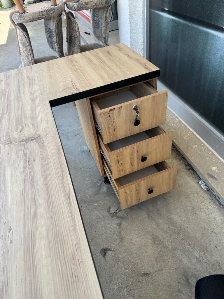 sıfır ayarında çalışma masası ve sandalye - 4