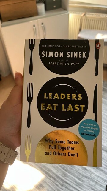 Simon Sinek Leaders eat last