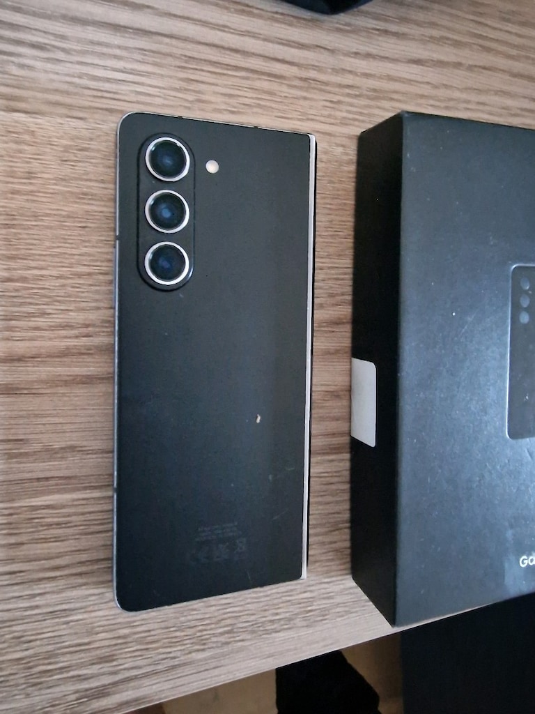 samsung z fold 5 orjinal 512gb iç ekran hasarlı dış ekran çatlak y.d - 3