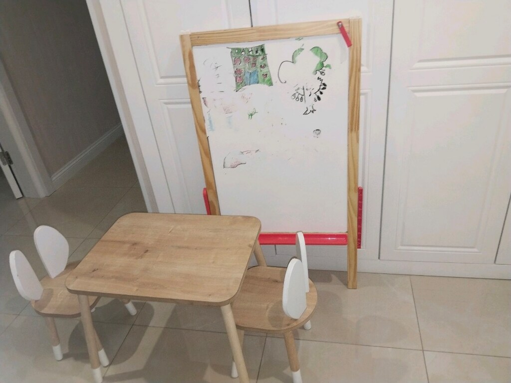 Montessori Cocuk Aktivite Masa Sandalye Takımı ve Ahşap Yazı Tahtası - 2