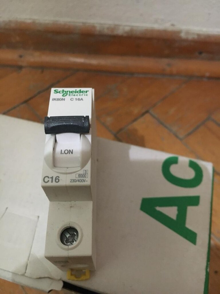 SCHNİDER A9K24116 C TİPİ SİGORTA - 4