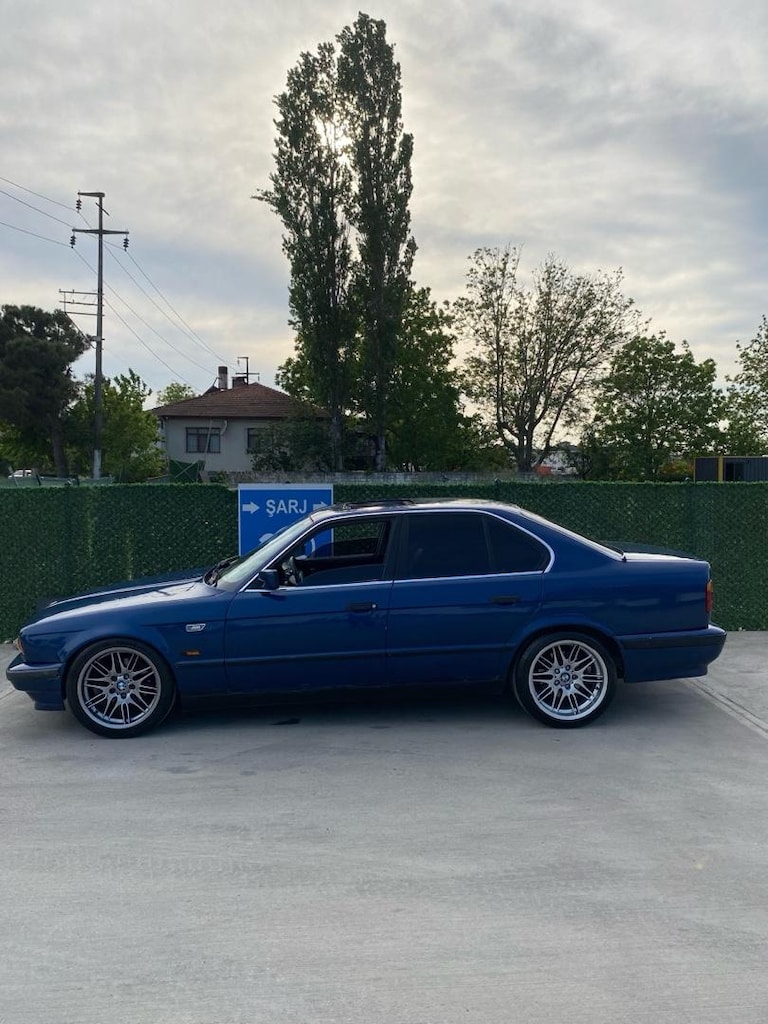 BMW 520 i e 34 - 3