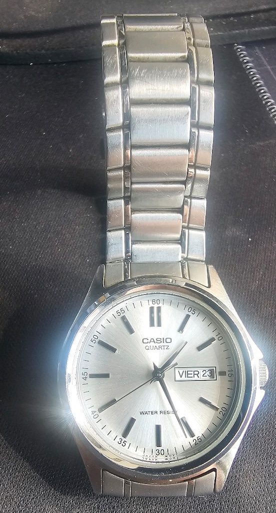 Zamanın Ötesinde Bir Klasik: Casio Quartz Saat (MTP-1239) - 2