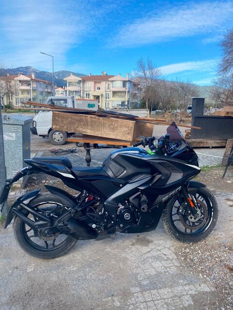 bajaj pulsarRS200 /2023 acil satılık