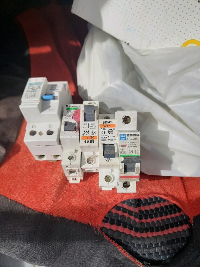 ÇEŞİTLİ ELEKTRİK SİGORTASI - 2