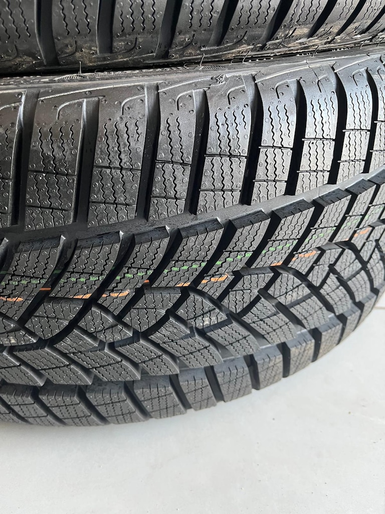225/40 R18 GOODYEAR | 1. SINIF TEMİZ 2 ADET KIŞLIK - 5