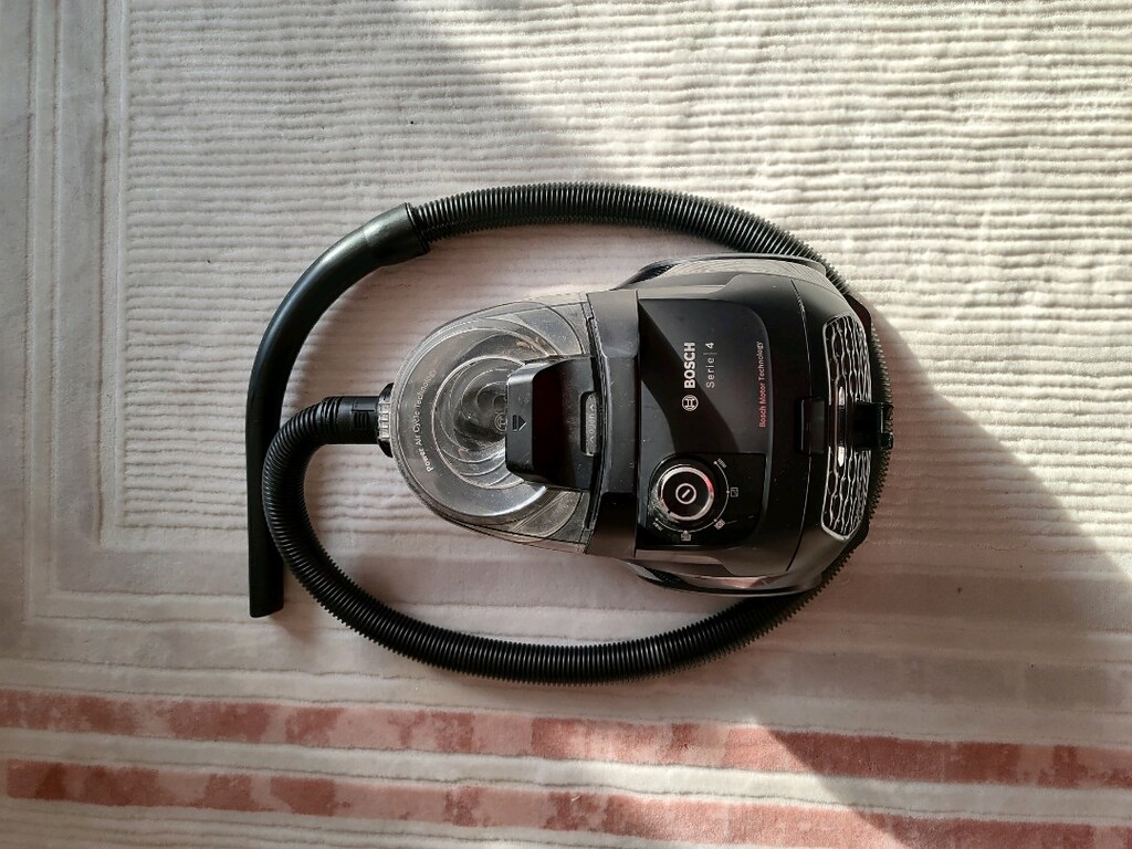BOSCH Serie 4 Toz torbasız Süpürge Siyah - 8