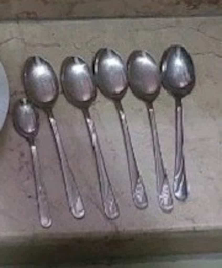 Kaşık çatal. Hepsinin fiyatıdır. Hediyesi var (son resimdeki kaşıklar) - 10