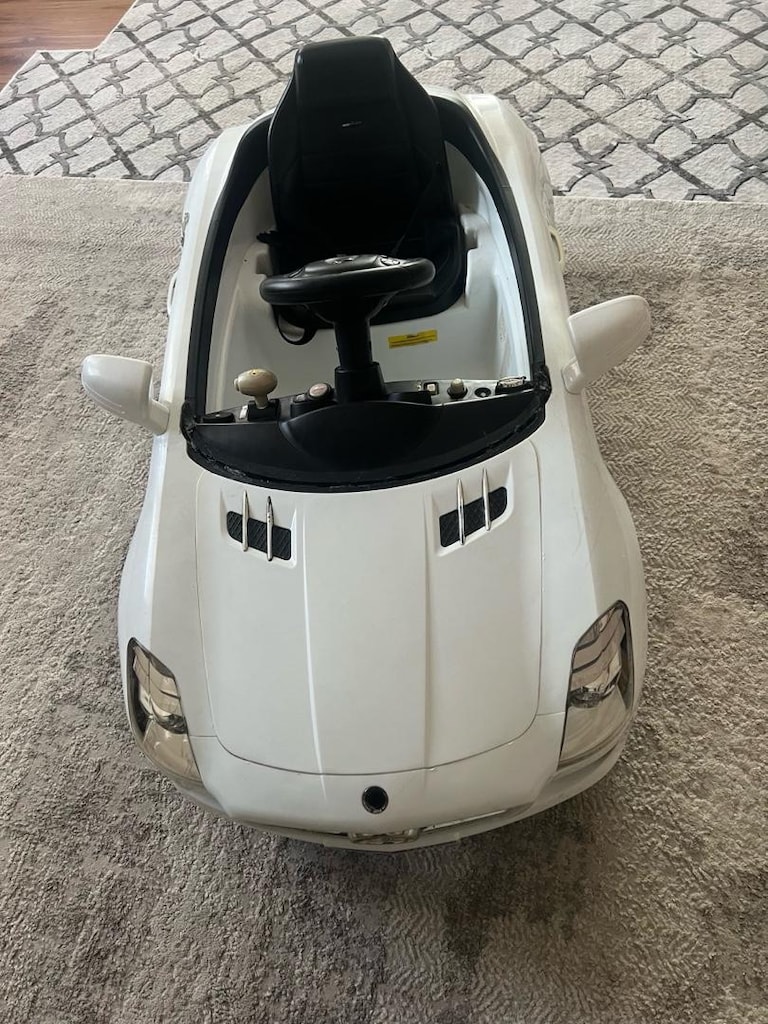 Uzaktan Kumandalı Beyaz Mercedes Akülü Araba (Çok Temiz) - 6