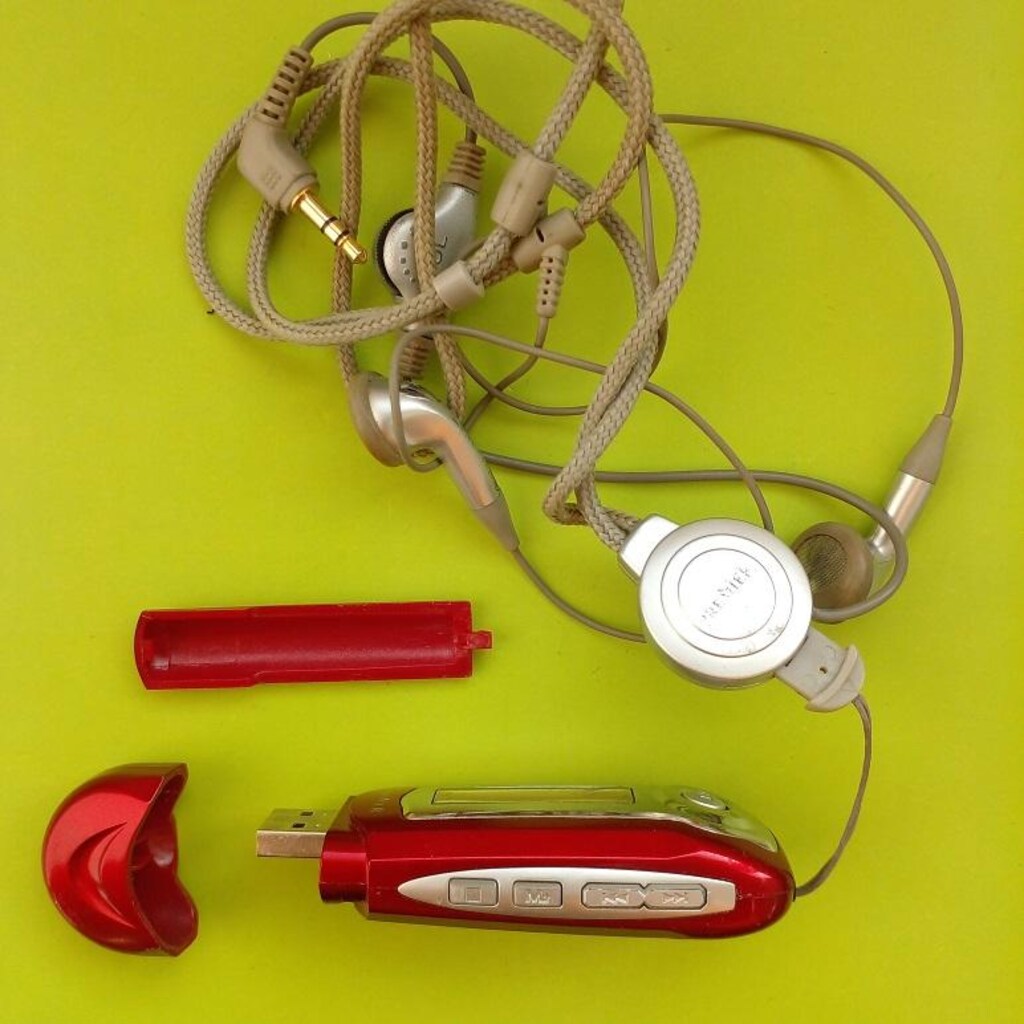 Eskilerden Premier MP3 Çalar - Orijinal Kulaklığı ile - USB - 4