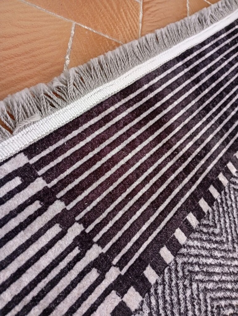 5 metre kare kaymaz halı - 3