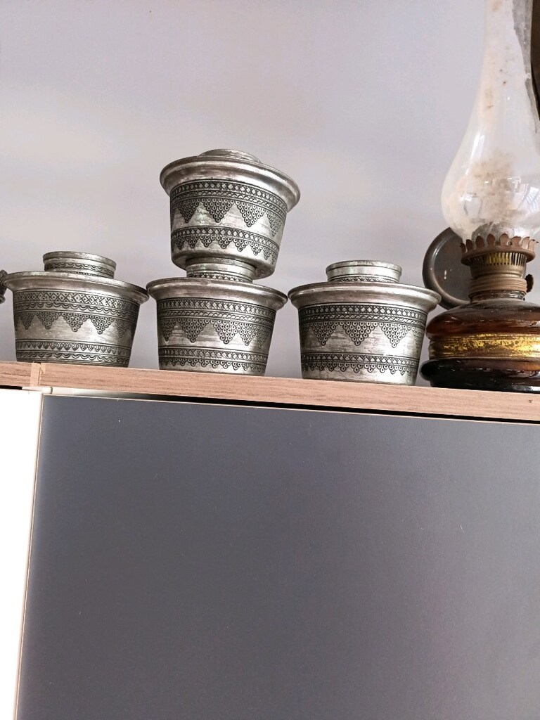 İKEA 3 KAPILI DOLAP 4,500TL ANTİKA SANDELYE TAKIMI 15,000TL - 9