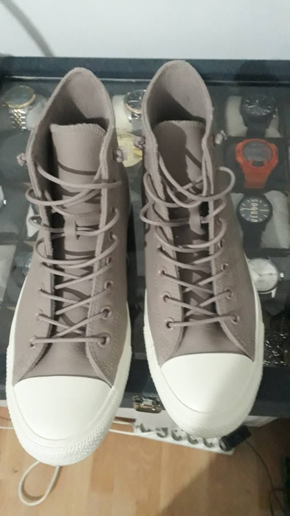 Converse deri bot , 1 kere giyildi tertemiz!!! 43 numara