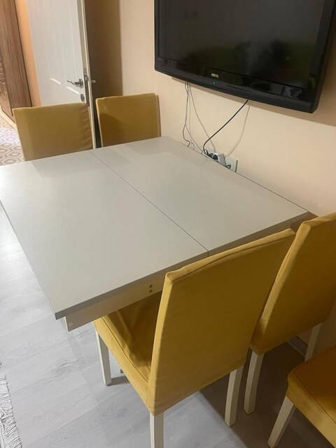 Arçelik Bulaşık Makinası ve 6 Kişilik açılır kapanır yemek masası