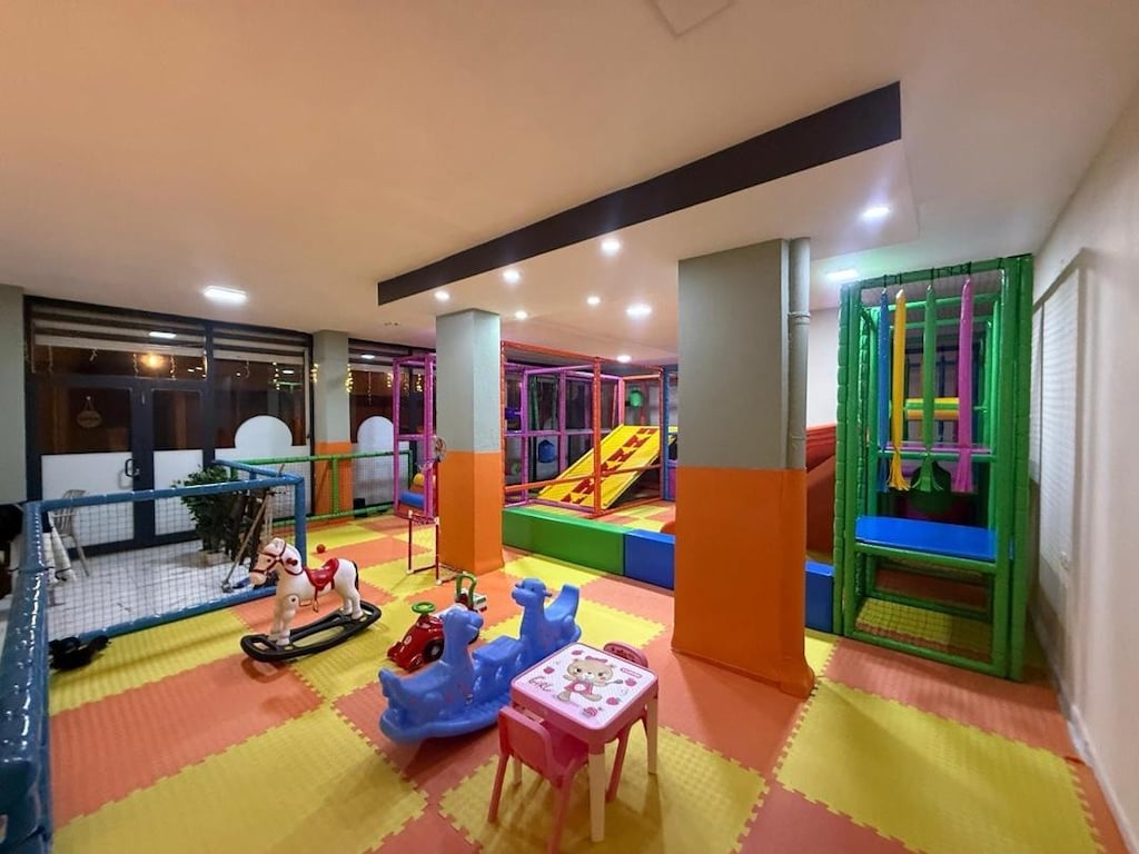 KOMPLE SATILIK KAFE VE SOFT PLAY OYUN ALANI - 11