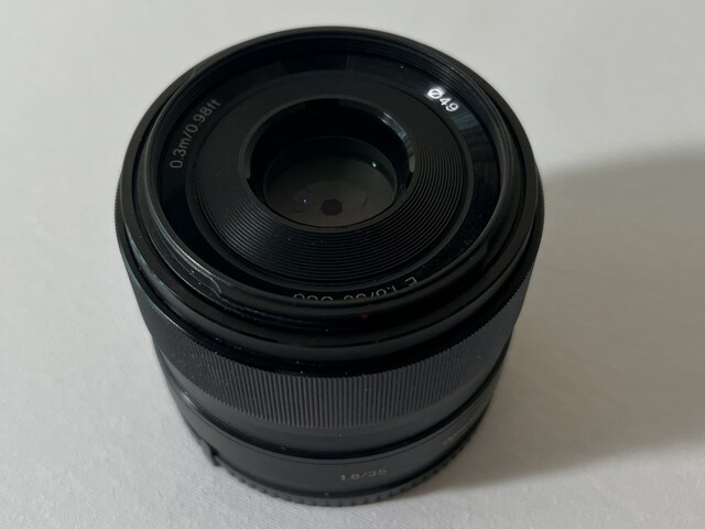 35MM F1.8 SONY LENS - SIFIR GİBİ
