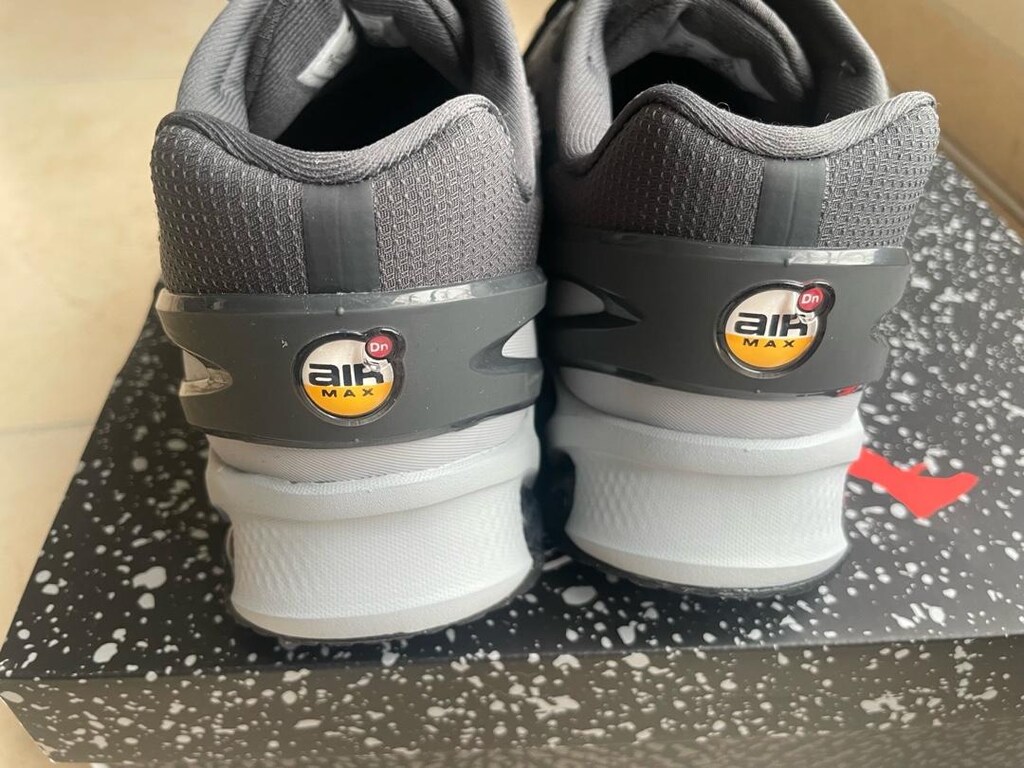 Nike Air Max DN8 Erkek Gri Spor Ayakkabı - 2