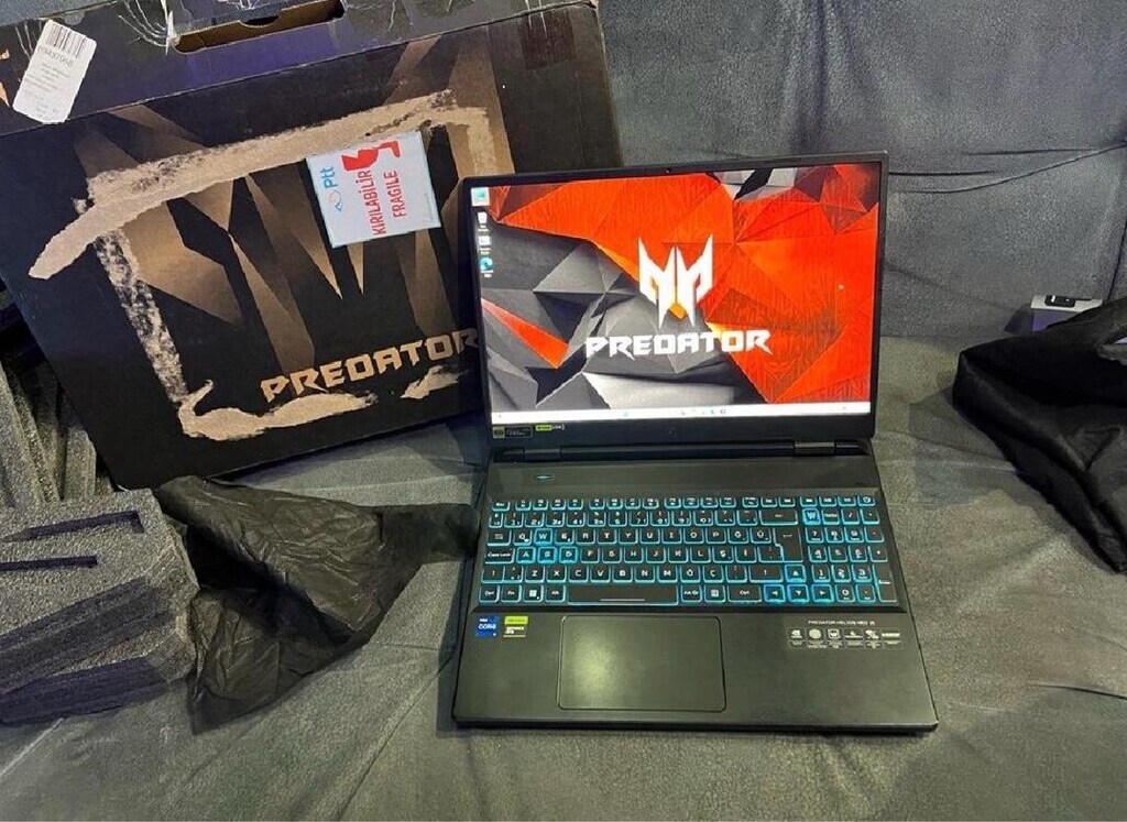 Acer Predator Neo 16” 2K 4070 i7 13 32GB RAM 1 TB Sıfır Gibi - 3