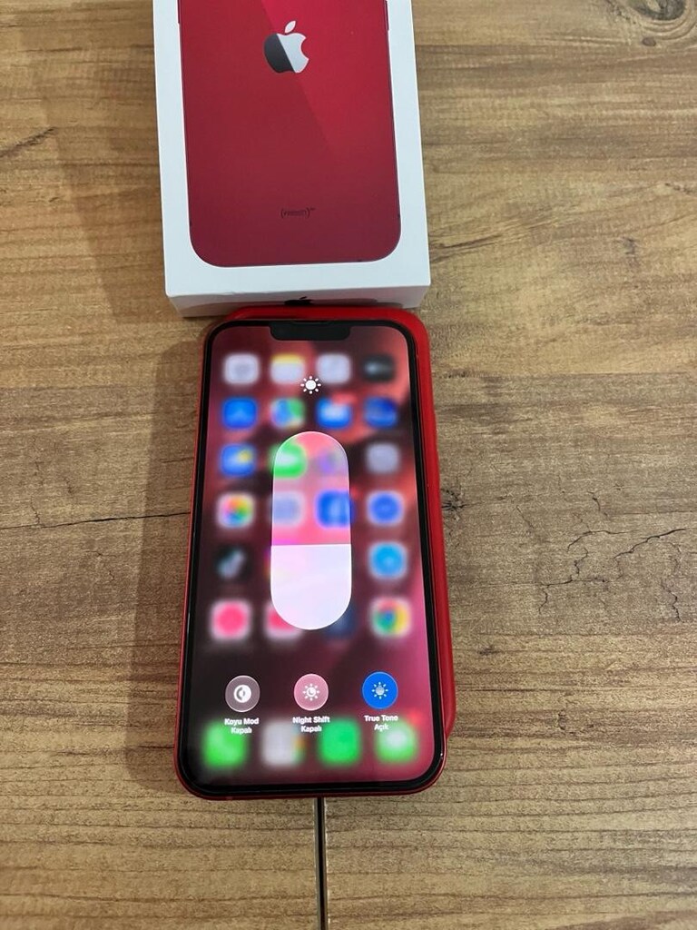İphone 13 Red - 3
