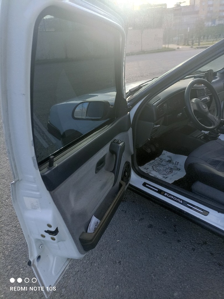 1995 MODEL 1.4 RN RENAULT 19 EUROPA - 13