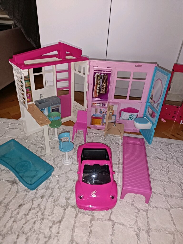 taşınabilir Barbie evi