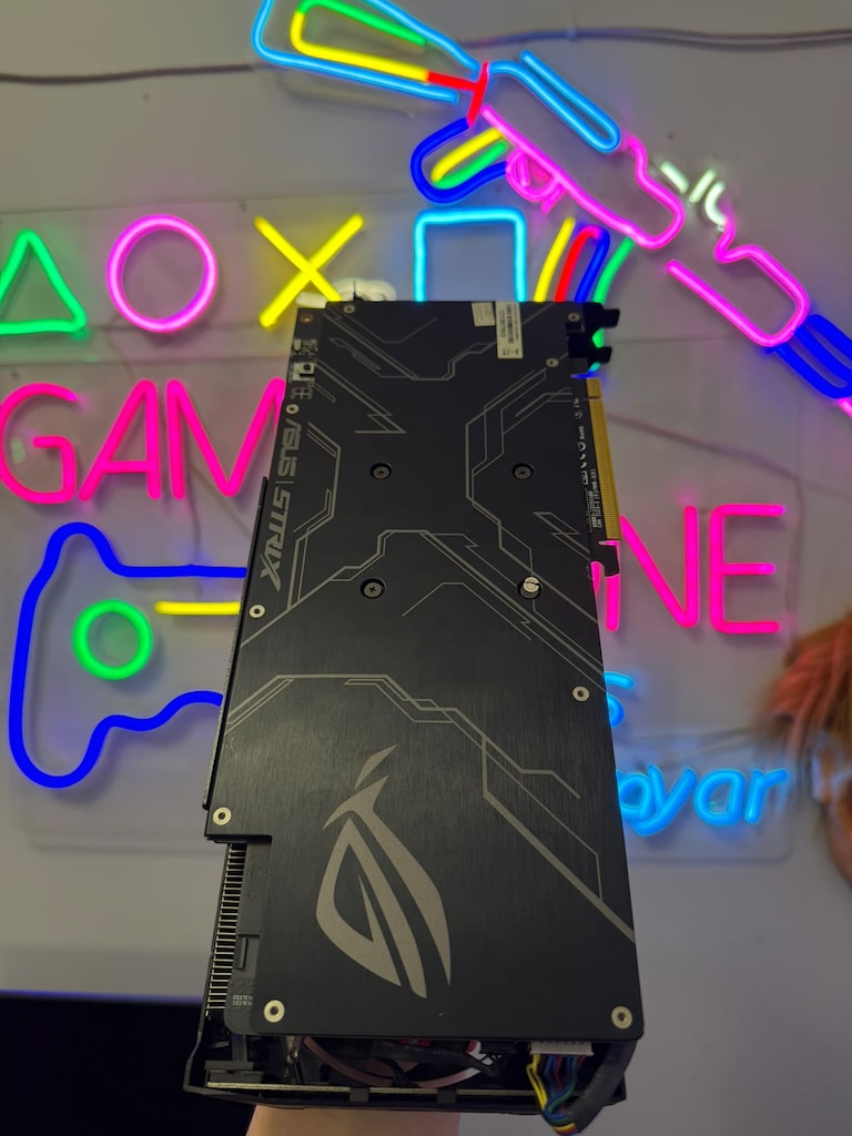 Asus ROG Strix GTX 1660 Ti 6GB (FurMark 65°C) - 6