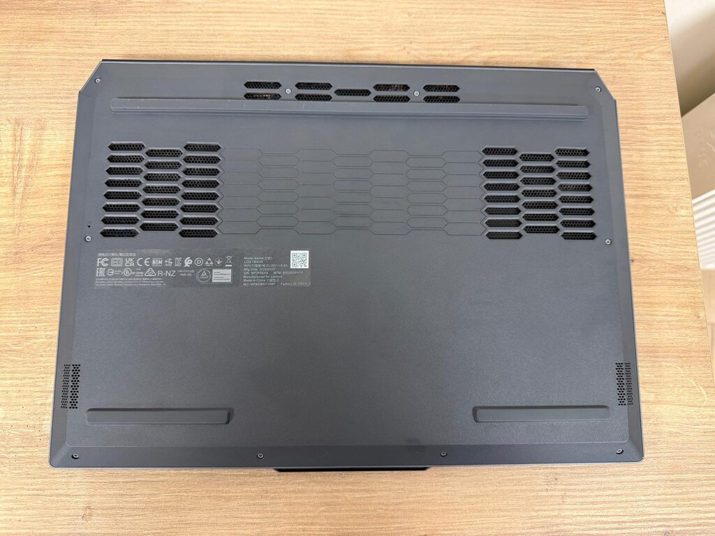 Lenovo LOQ 15IAX9 83GS00PHTR i5 20GB RAM 1TB SSD RTX4060 - 8