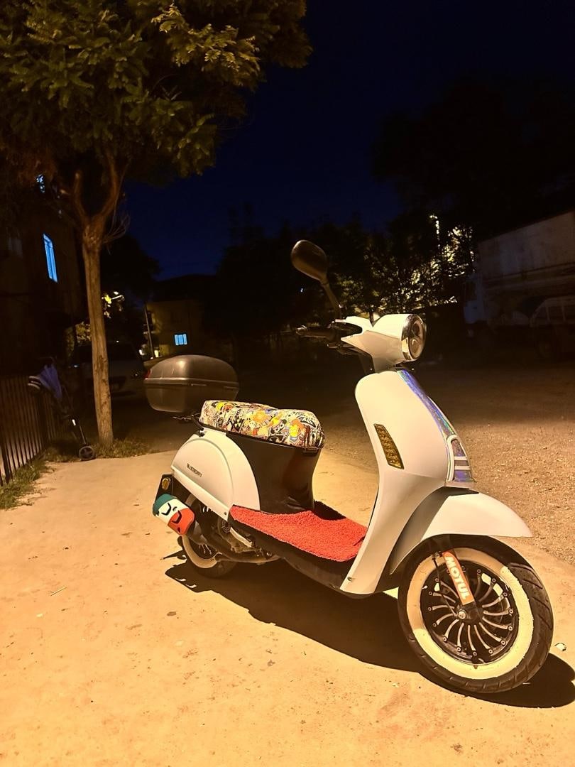 Kuba Blubery 2.000 km de