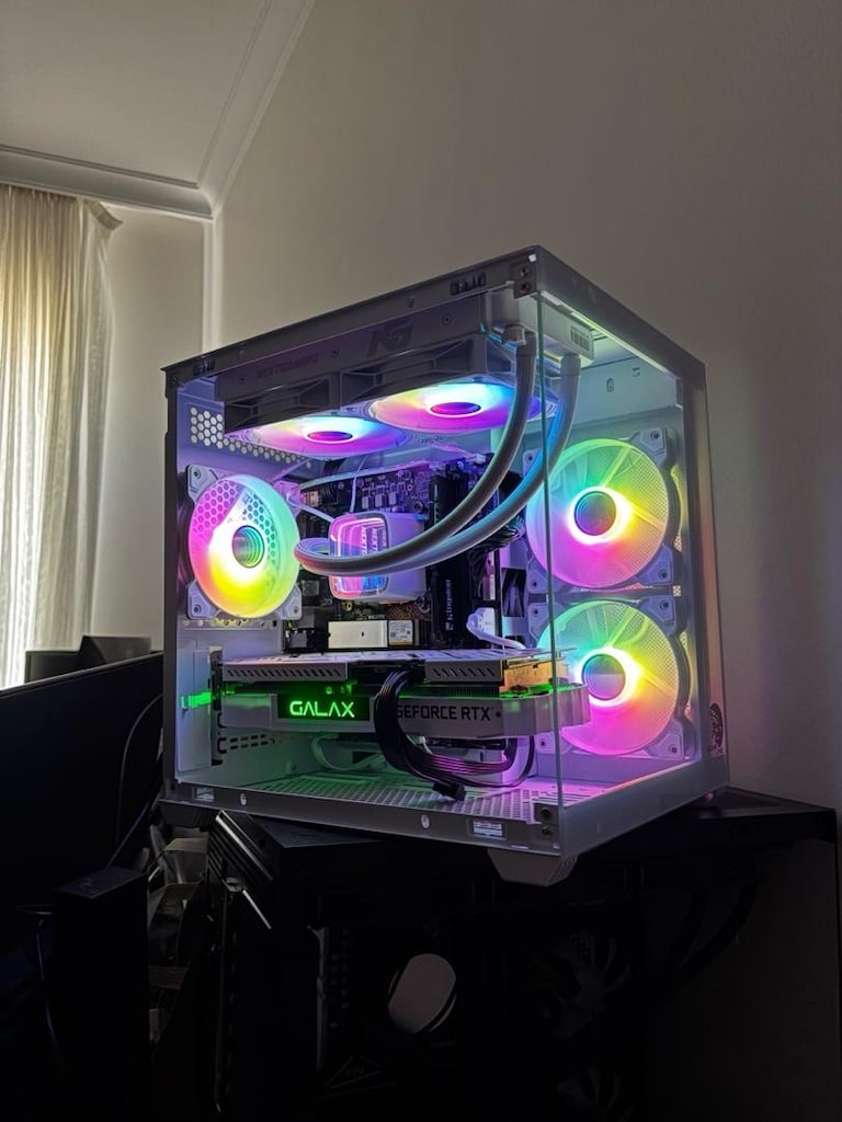 RTX 4060 BEYAZ AKVARYUM OYUN BİLGİSAYARI